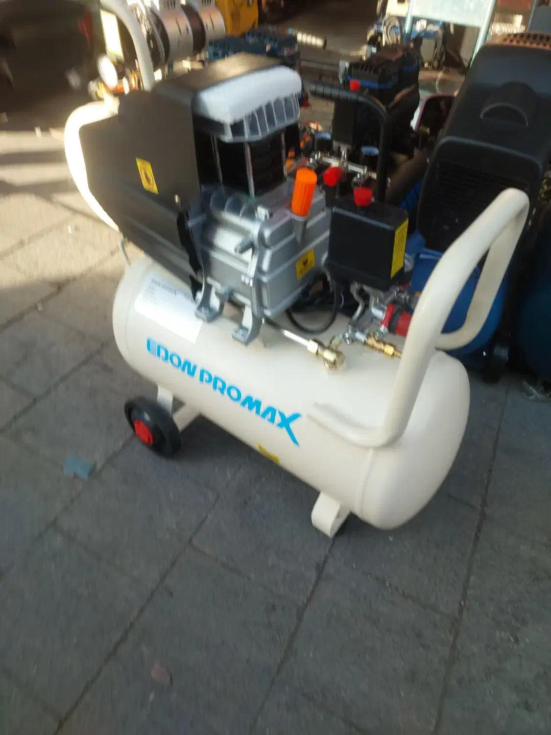 موتور باد ۵۰ لیتری روغنی ادون پرومکس کمپرسور|ماشین‌آلات صنعتی|شیراز, بازار|دیوار