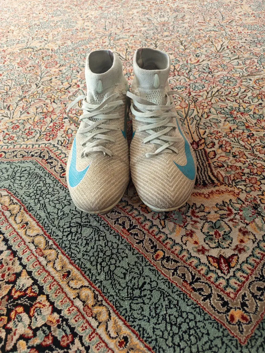 کفش چمن|کیف، کفش، کمربند|مرودشت, فاز اول شهرک فرهنگیان|دیوار