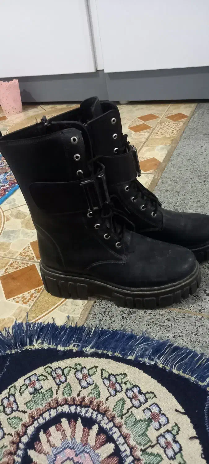 کفش|کیف، کفش، کمربند|زرند, |دیوار