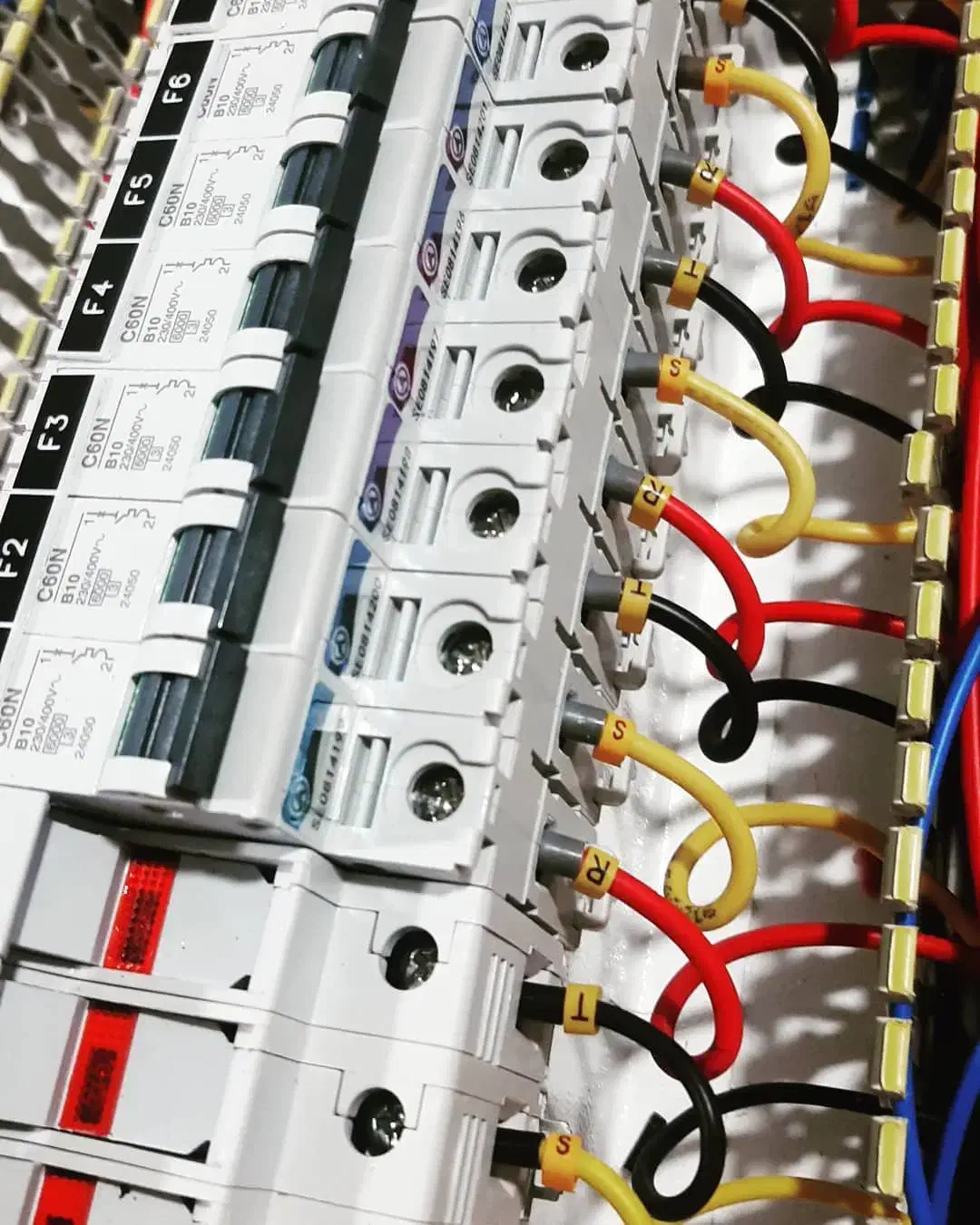 برقکاری حرفهای ساختمان|خدمات پیشه و مهارت|نورآباد, |دیوار