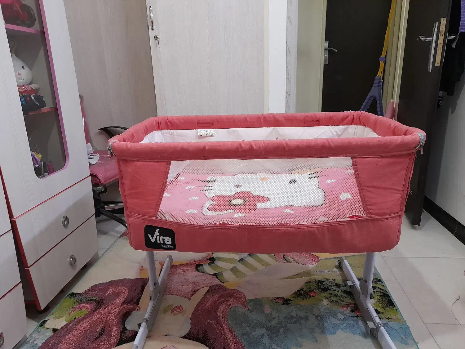 تخت کنار مادر نوزادی|تخت و صندلی بچه|کرج, بنیاد|دیوار