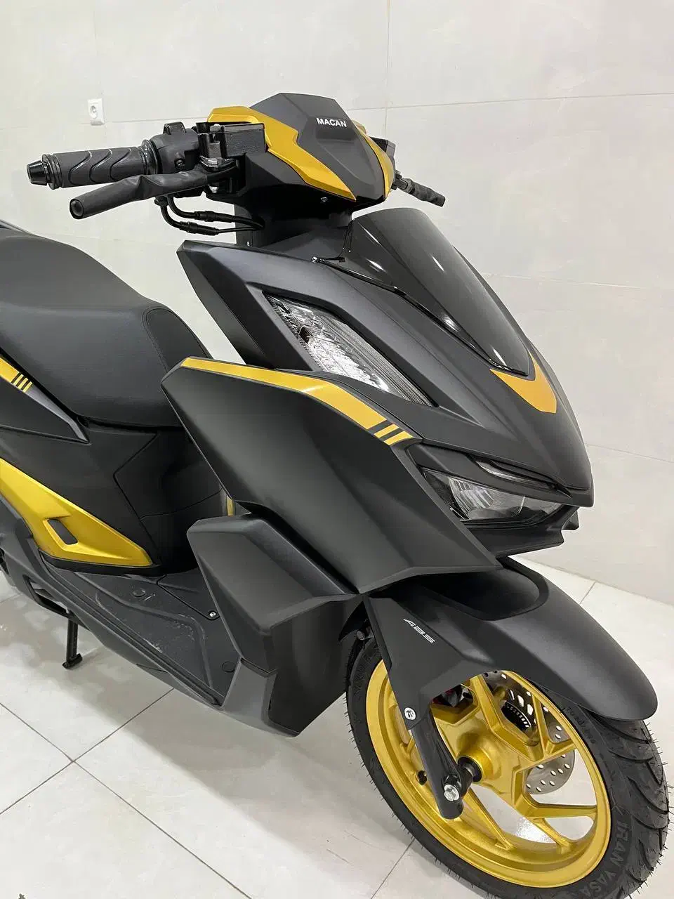 موتور طرح کلیک واریو ۱۸۰|موتورسیکلت|قم, کیوانفر|دیوار