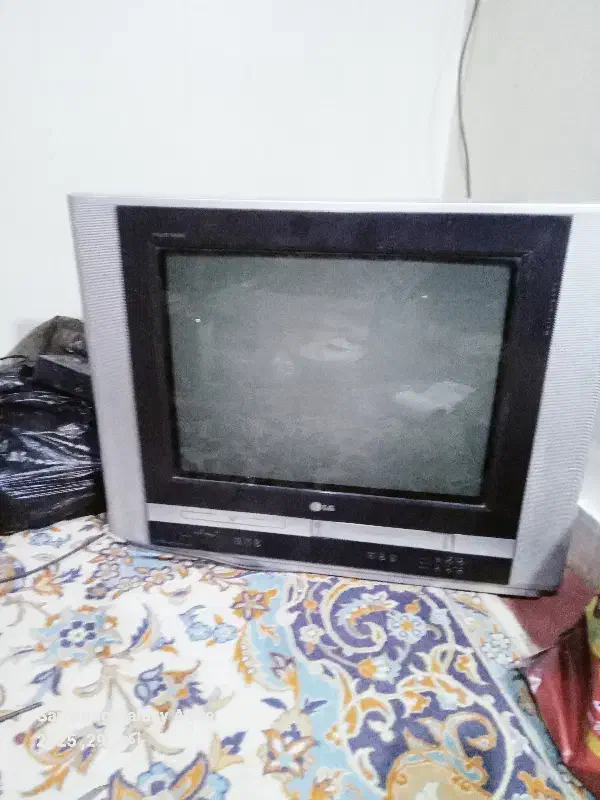 تلویزیون رنگی ۲۴ سه کاره|تلویزیون و پروژکتور|اصفهان, سروستان|دیوار