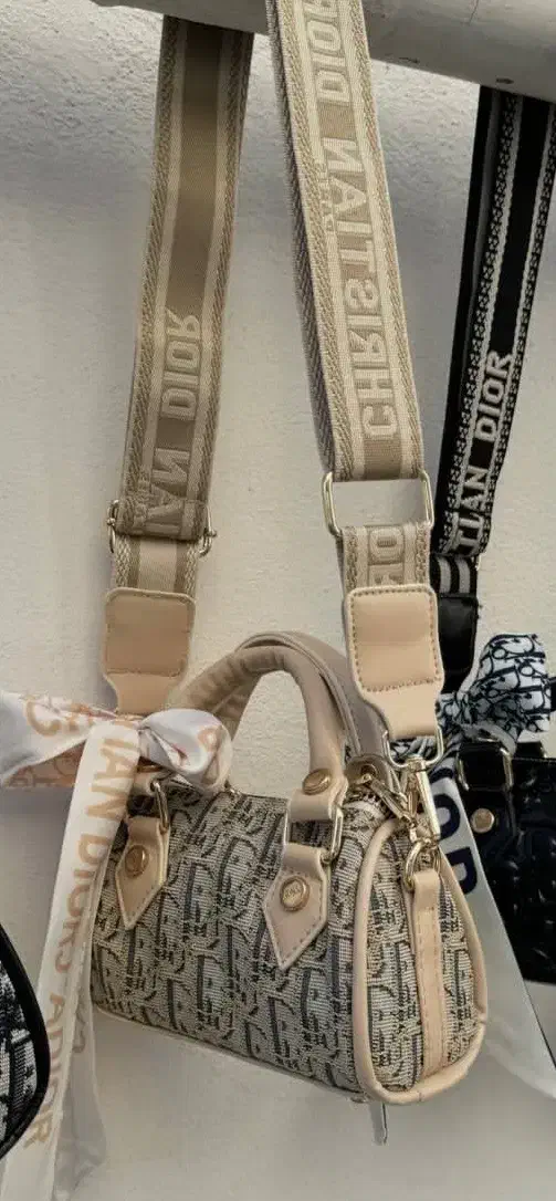 دو مدل کیف دوشی و دستی کاملا نو|کیف، کفش، کمربند|ساری, |دیوار