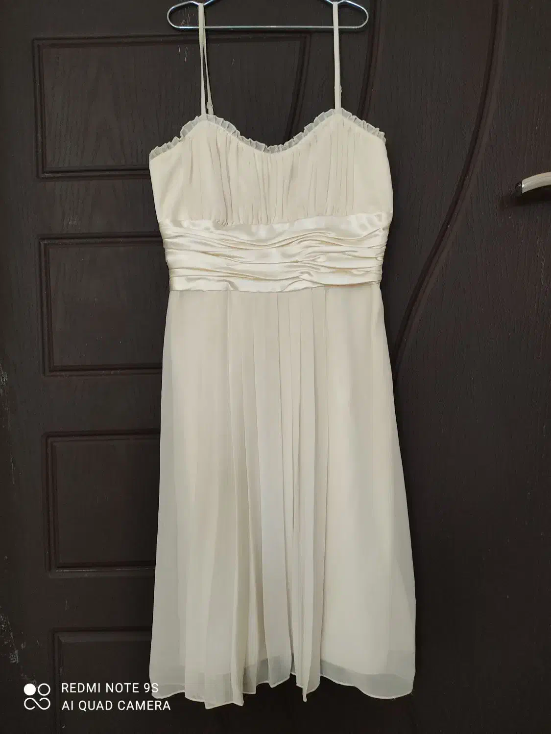 لباس مجلسی دخترانه|لباس|اندیشه, اندیشه فاز ۱|دیوار