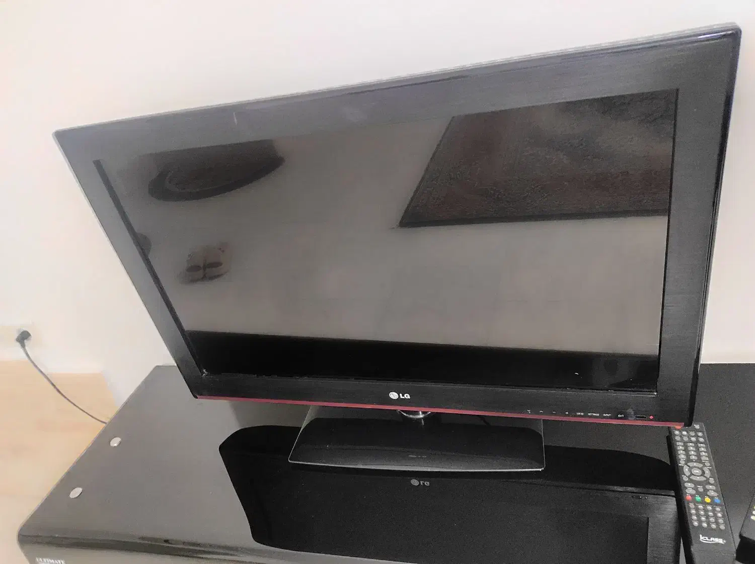 تلویزیون|تلویزیون و پروژکتور|ساوه, |دیوار