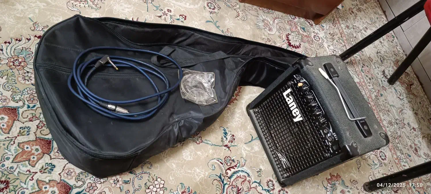 گیتار الکتریک|گیتار، بیس، امپلیفایر|بابلسر, |دیوار