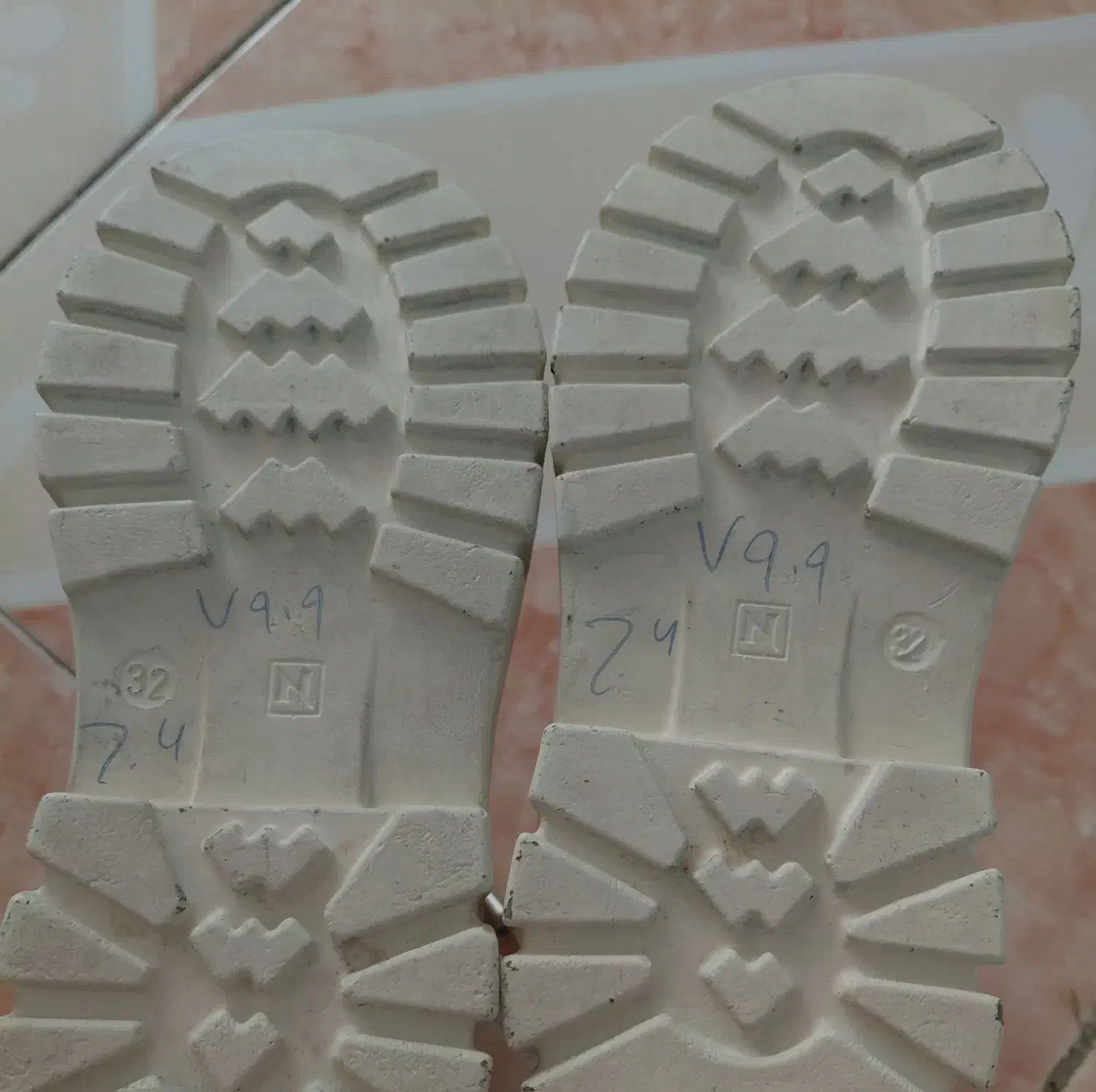 بوت دخترانه|کفش و لباس بچه|گلستان (تهران), |دیوار