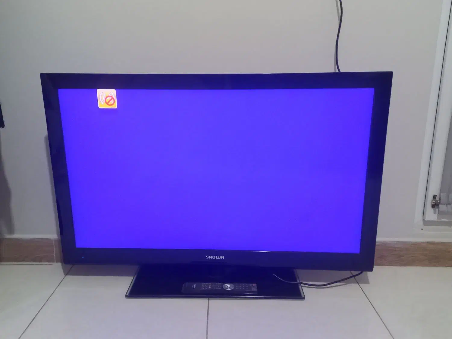 تلویزیون 42 اسنوا LED کاملا سالم|تلویزیون و پروژکتور|اسلام‌شهر, شهرک مفیدی|دیوار
