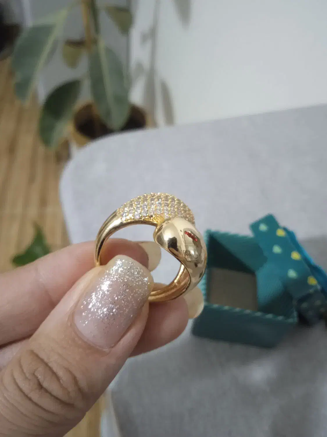 انگشتر طلاروس|بدلیجات|سرعین, |دیوار