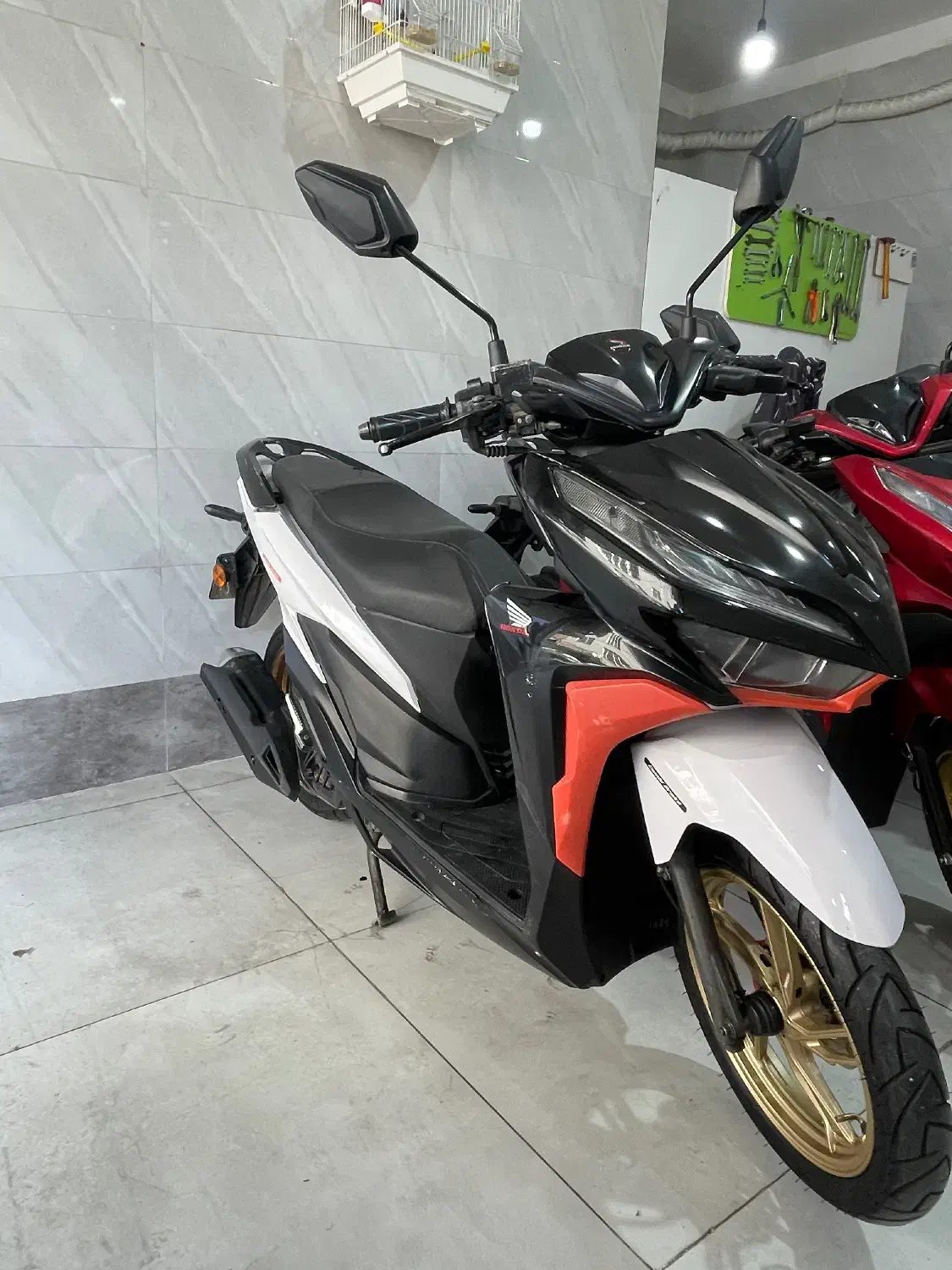 کلیک ۱۴۰۰|موتورسیکلت|کرج, حاجی آباد|دیوار