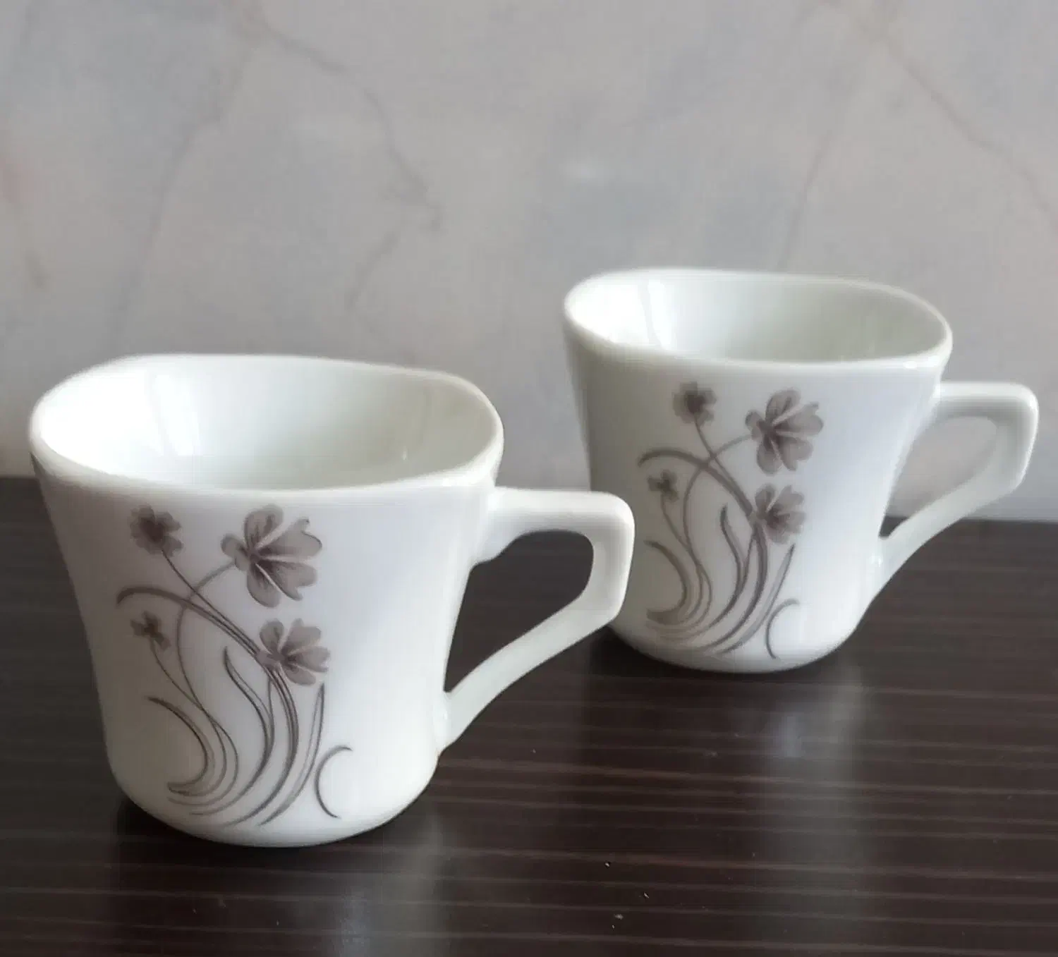 ۱۰عدد فنجان چینی|ظروف سرو و پذیرایی|سبزوار, چهارراه فرودگاه|دیوار