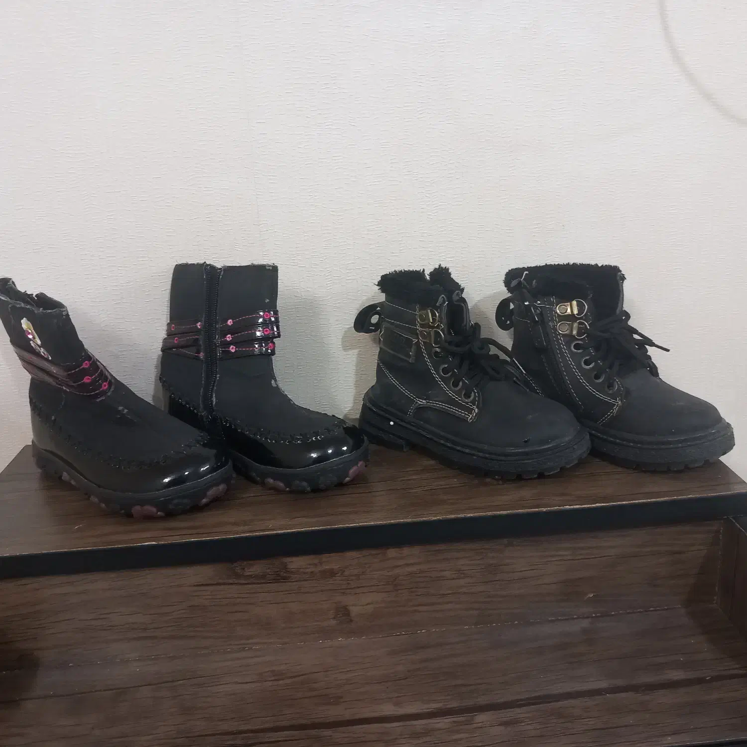 بوت بچگانه در حد نو|کفش و لباس بچه|بروجرد, |دیوار