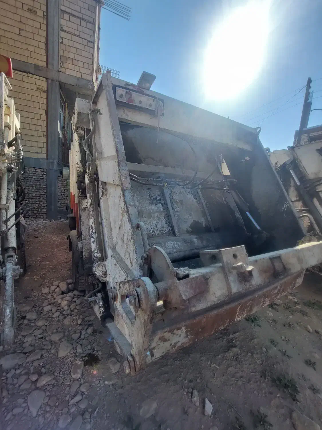 خاور زباله کش|خودرو سنگین|اصفهان, شهرک صنعتی امیرکبیر (شاپور جدید)|دیوار