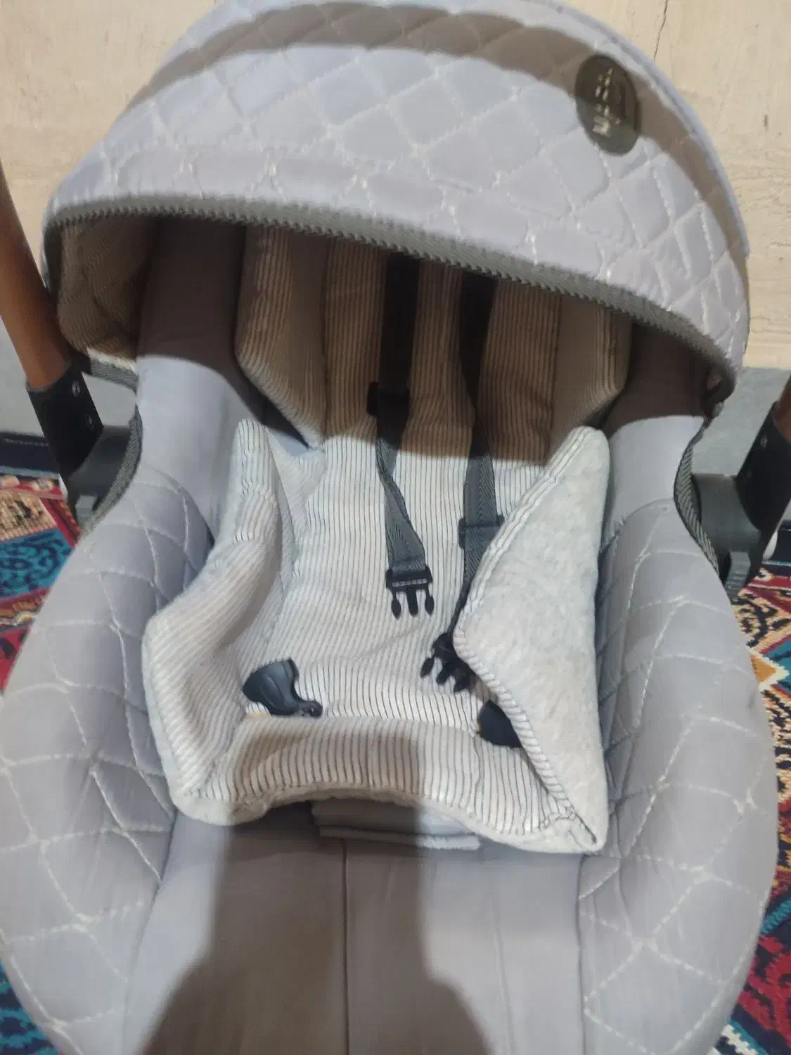 صندلی بچه|تخت و صندلی بچه|ایلام, |دیوار