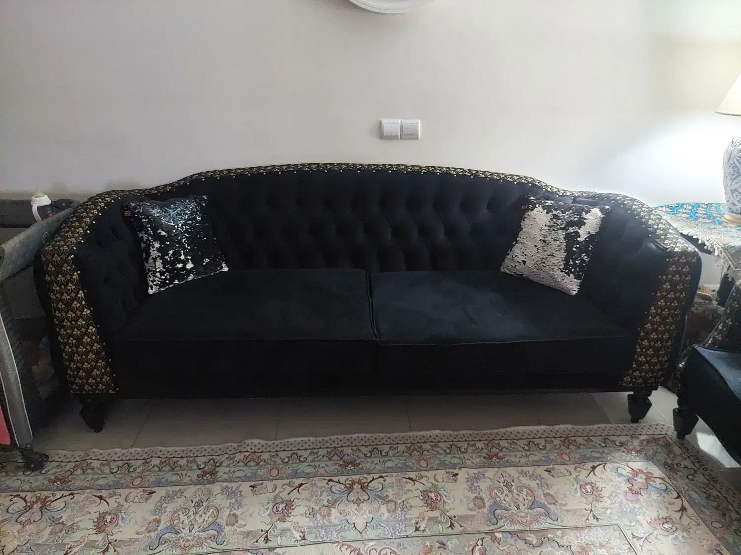 مبل نیمست ۵ نفره چستر|مبلمان خانگی و میز عسلی|اندیشه, پرنیان|دیوار