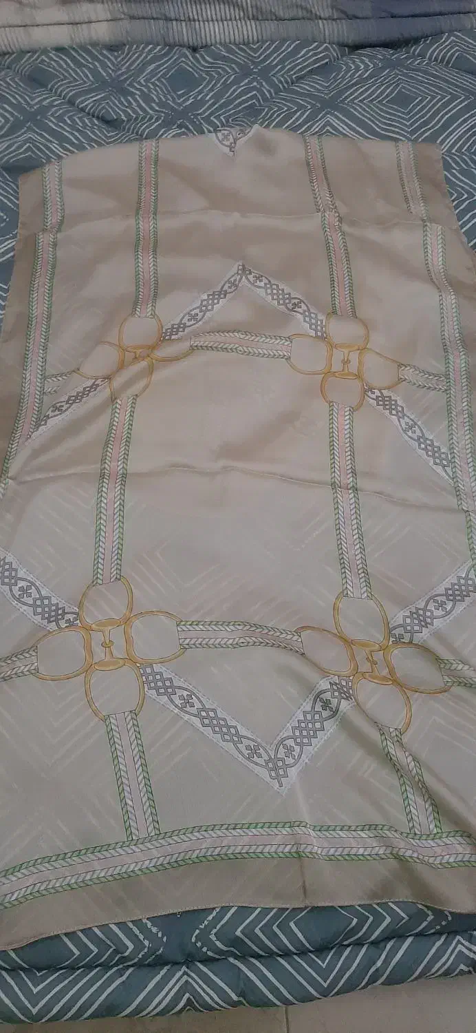 شال نخ ابریشم نو|لباس|فومن, |دیوار