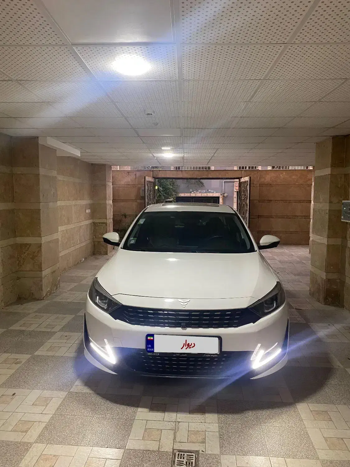 رسپکت۲ مدل۴۰۳ بی رنگ|خودرو سواری و وانت|لاهیجان, شیشه گران|دیوار