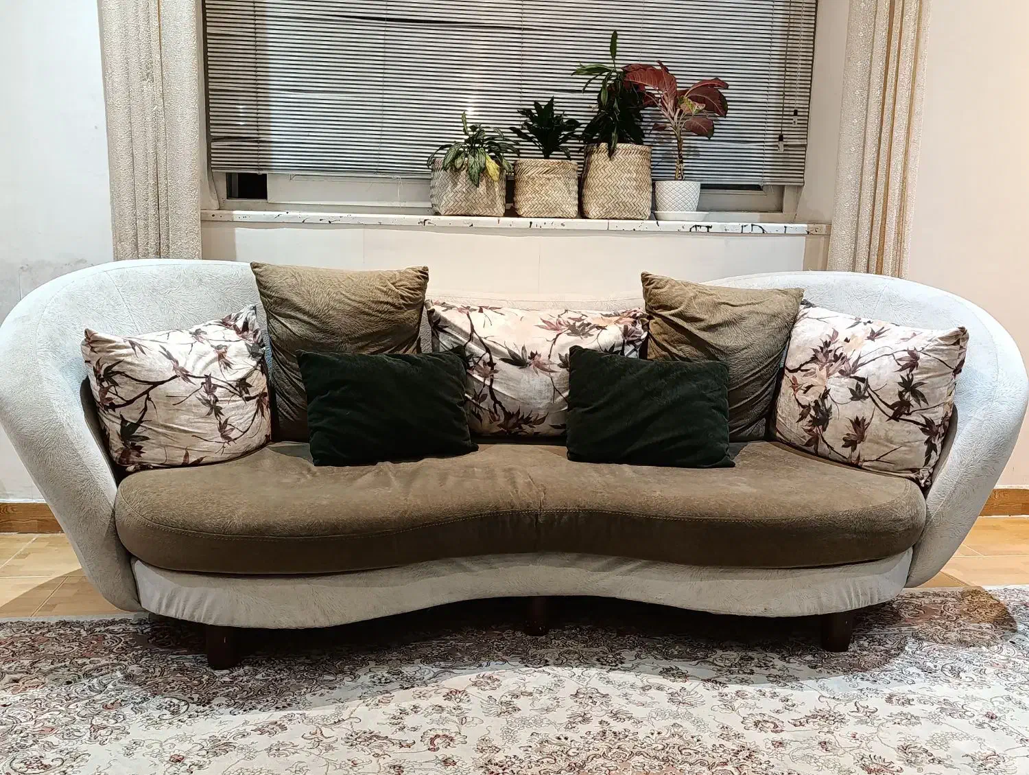 مبل کار کرده|مبلمان خانگی و میز عسلی|رشت, کوی مهر|دیوار