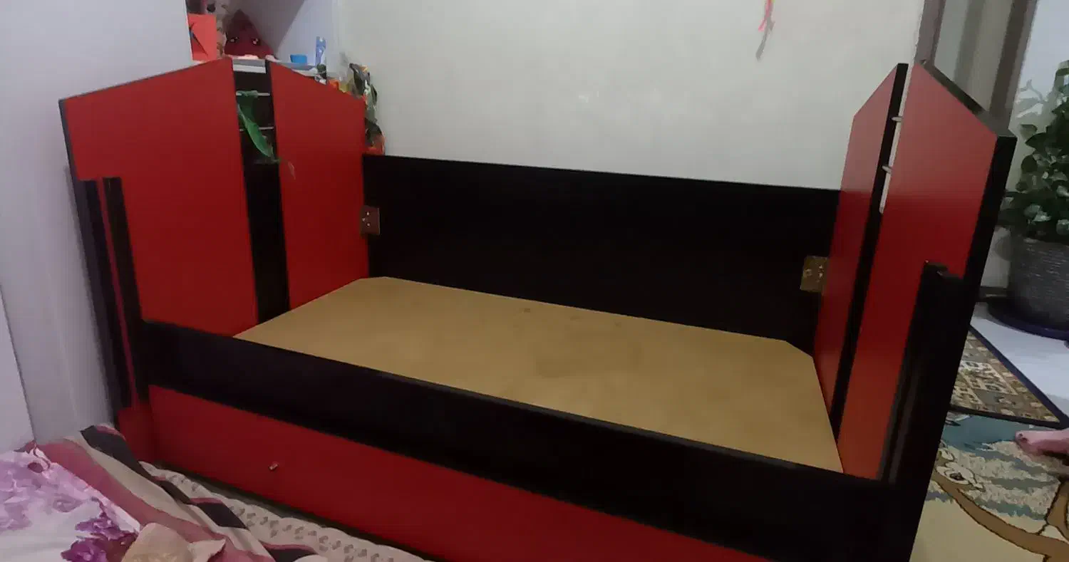 سلام تخت کاملا سالم|تشک تختخواب|اشتهارد, |دیوار