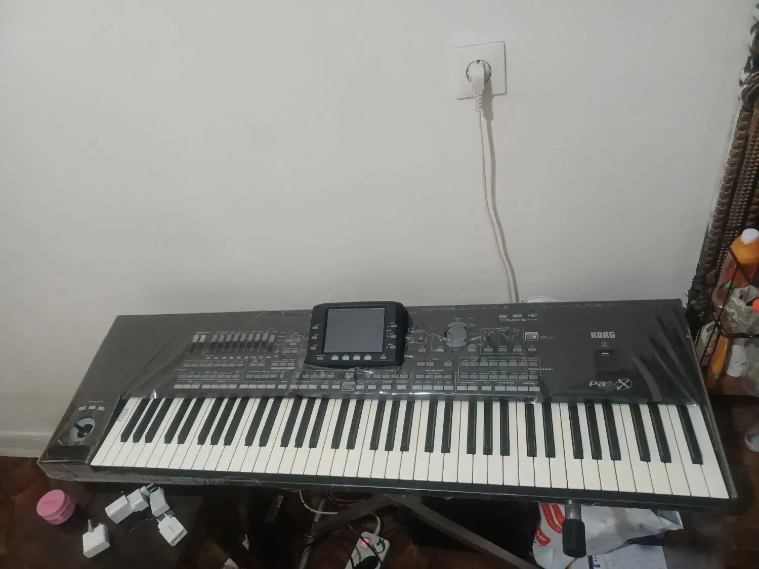 ارگ پی 3 شش ونیم اوکتابر|پیانو، کیبورد، آکاردئون|فولادشهر, مسکن مهر فولادشهر|دیوار