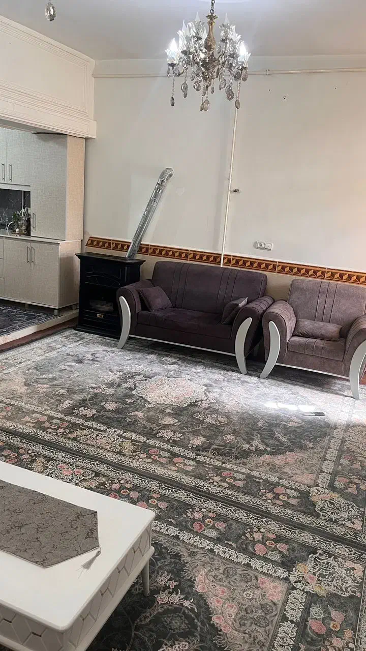 اجاره ساختمان ویلایی کاملا مستقل|اجارهٔ خانه و ویلا|ابهر, |دیوار