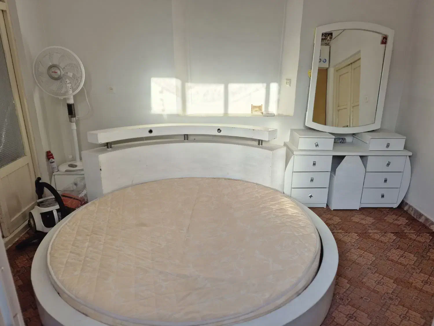 تخته گرد دو نفره - کیفیت درجه یک|تخت و سرویس خواب|یزد, |دیوار