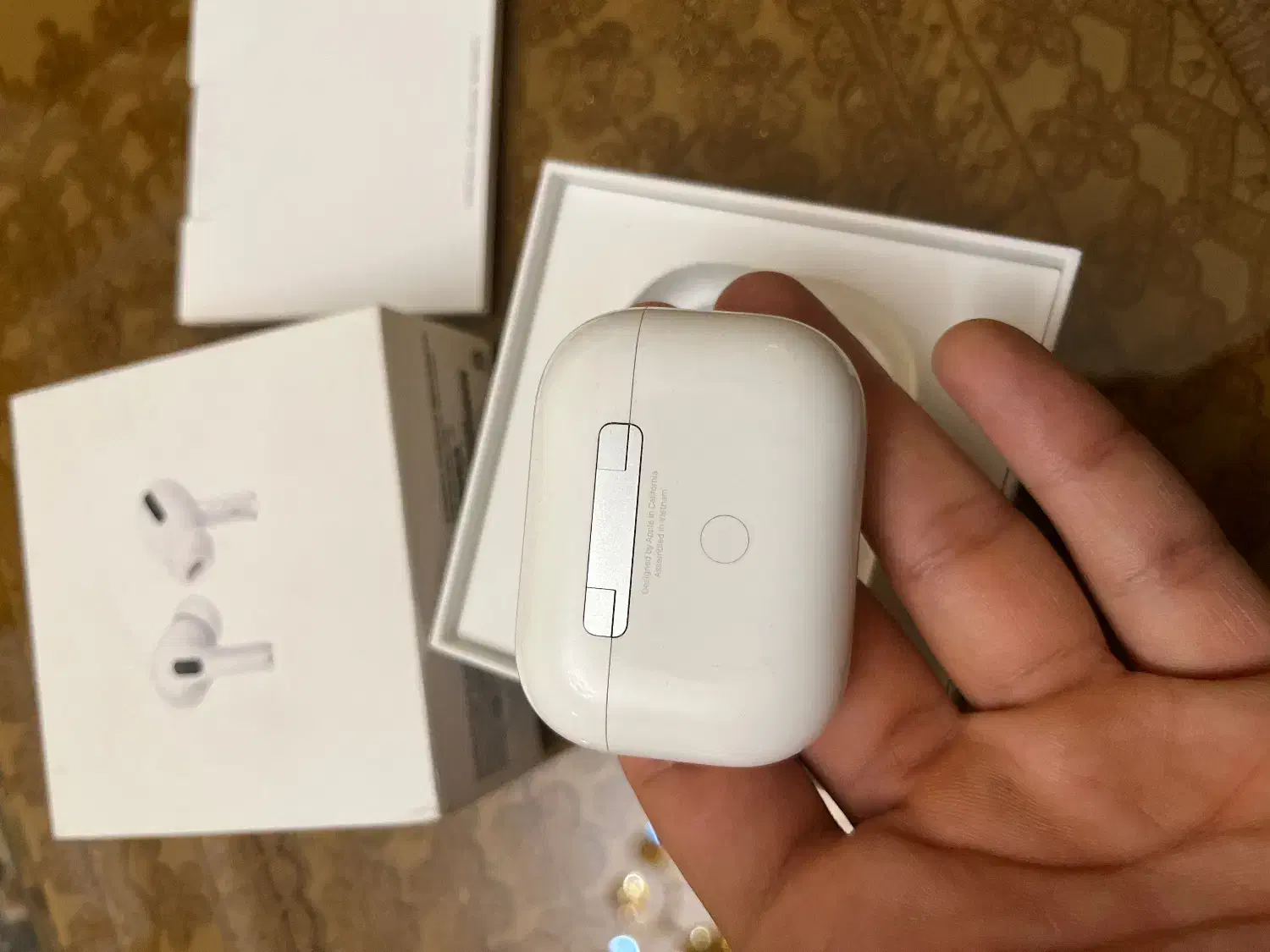 ایرپاد پرو ۱ همراه جعبه اصلی ، دو تا گوشی سالم|لوازم جانبی موبایل و تبلت|اراک, |دیوار