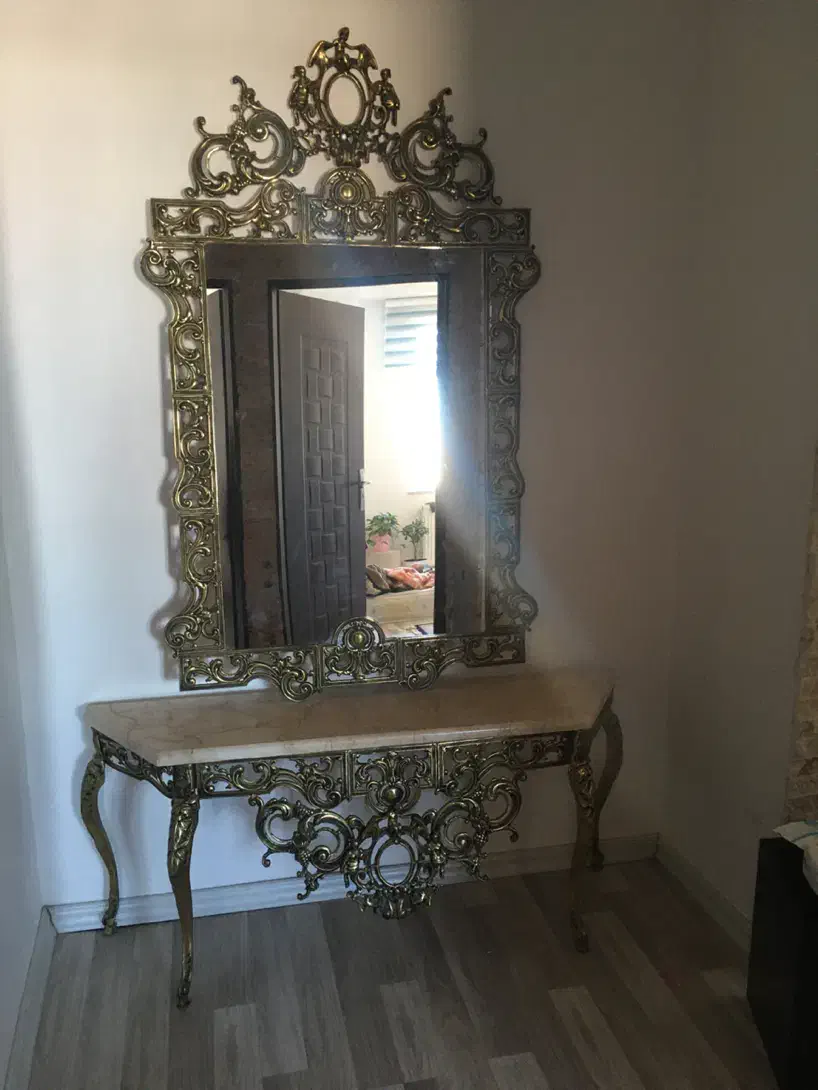 آینه برنزی|آینه|اردبیل, |دیوار