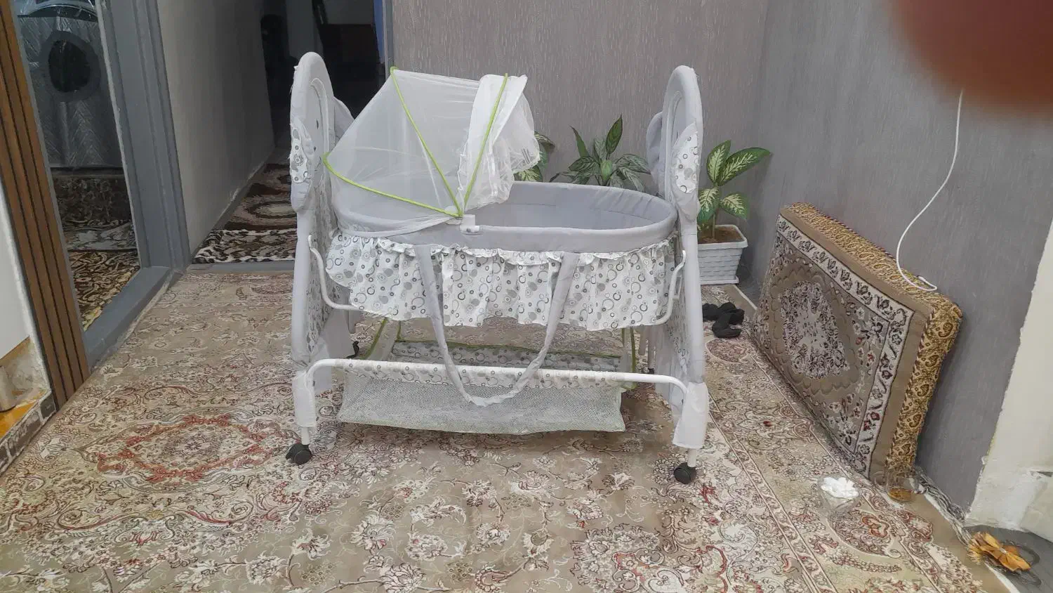گهواره نو|تخت و صندلی بچه|سنندج, |دیوار