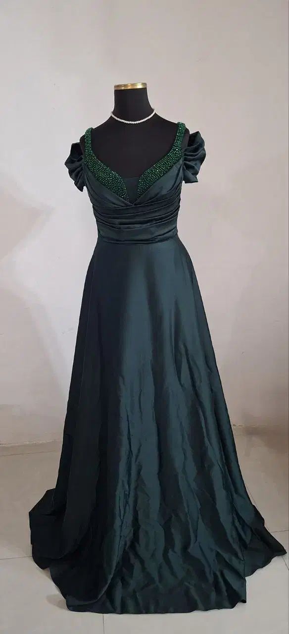 لباس مجلسی زنانه|لباس|رشت, پیرسرا|دیوار