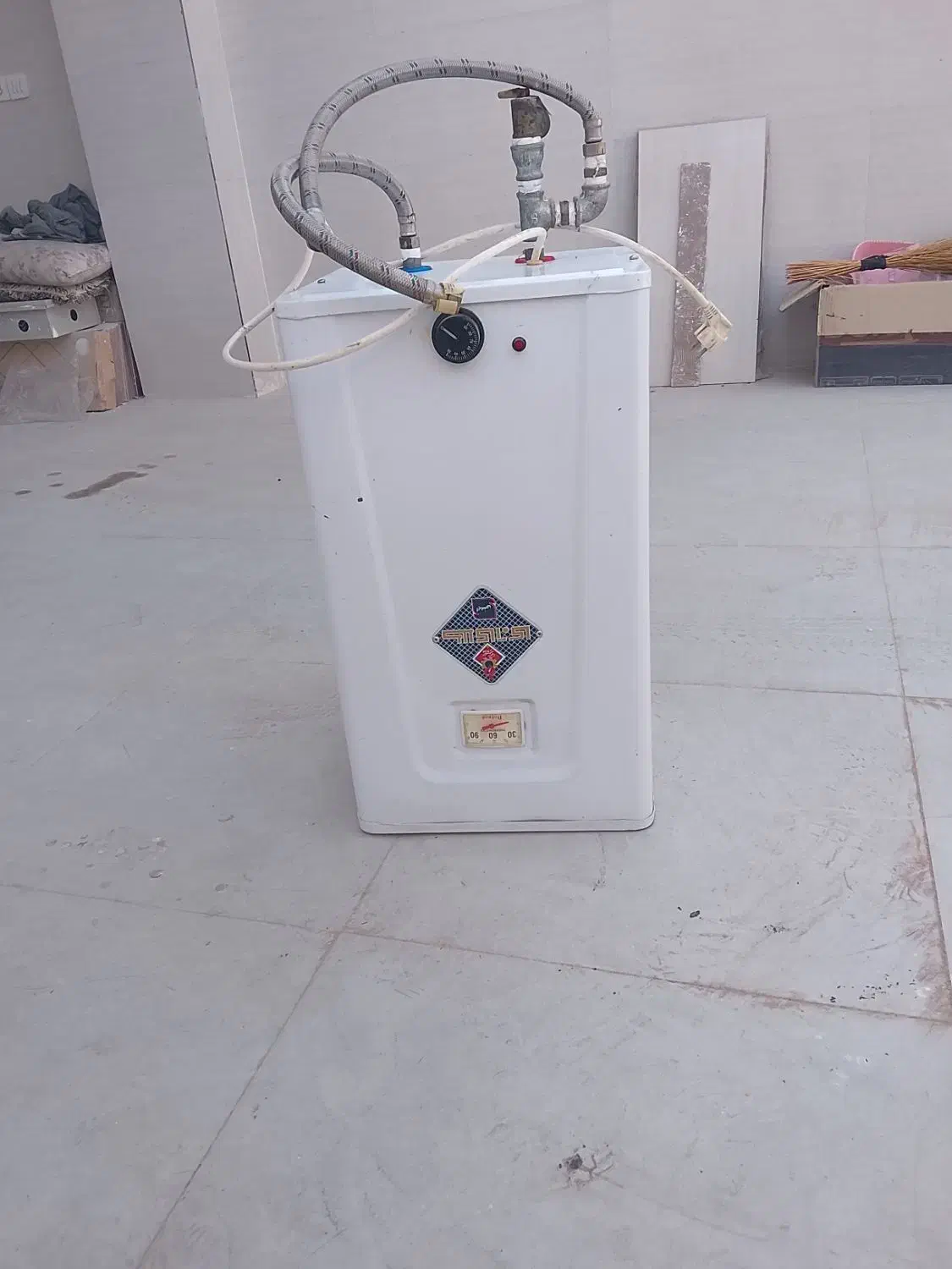 آبگرمکن دیواری برقی|آبگرمکن، پکیج، شوفاژ|گتوند, |دیوار