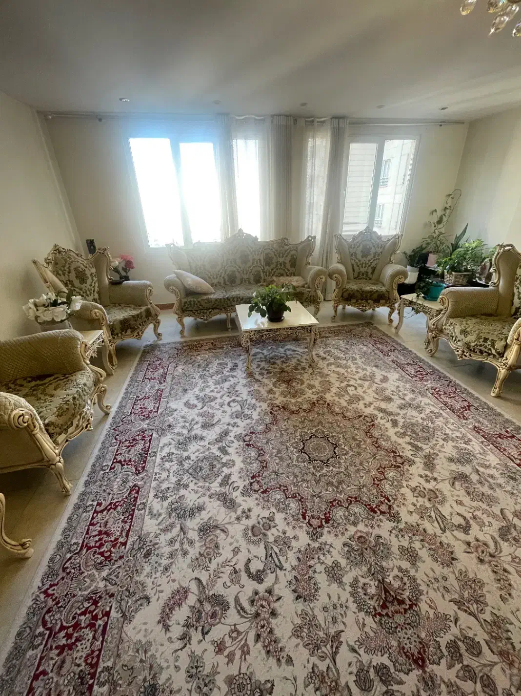 مبل ۹ نفره سالم کار کرده محدوده غرب|مبلمان خانگی و میز عسلی|تهران, دریاچه شهدای خلیج فارس|دیوار