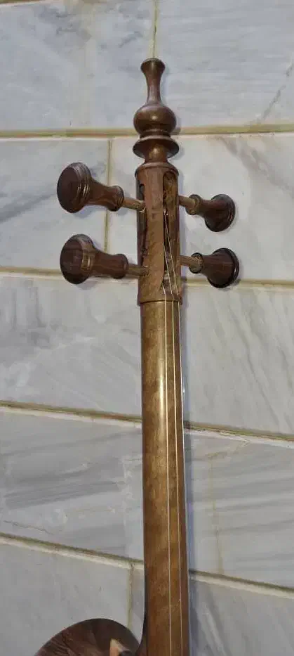 کمانچه لری کاسه شیپوری|سازهای سنتی|بروجرد, |دیوار