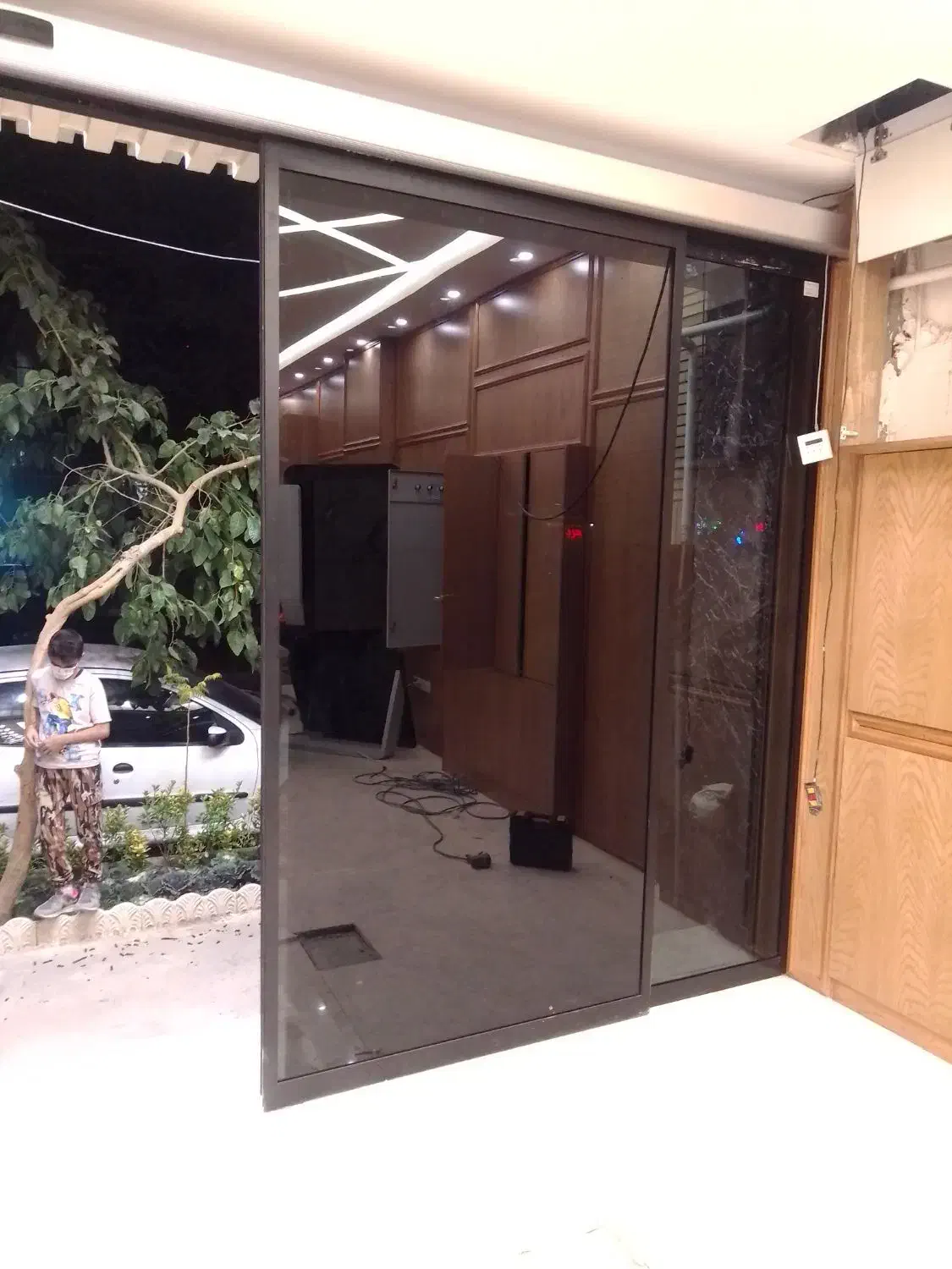 تهیه نصب تعمیرشیشه های سکوریت و کرکره های برقی|خدمات پیشه و مهارت|فولادشهر, مسکن مهر فولادشهر|دیوار