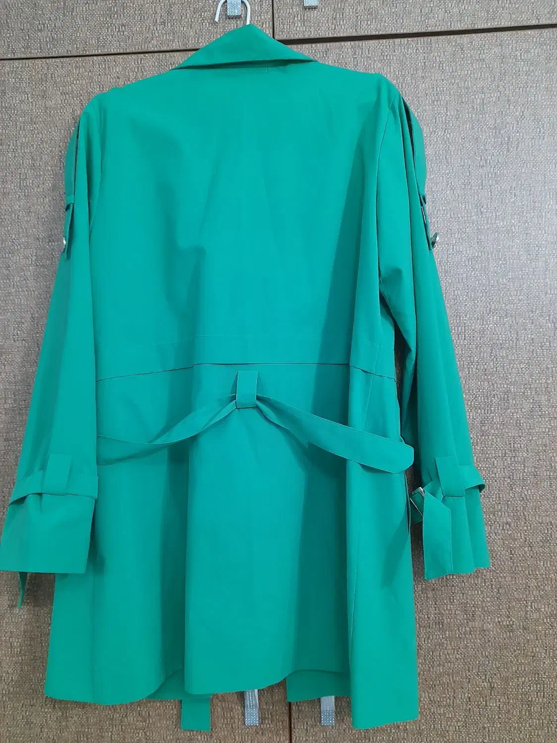 بارانی سبز|لباس|رشت, کوی مهر|دیوار