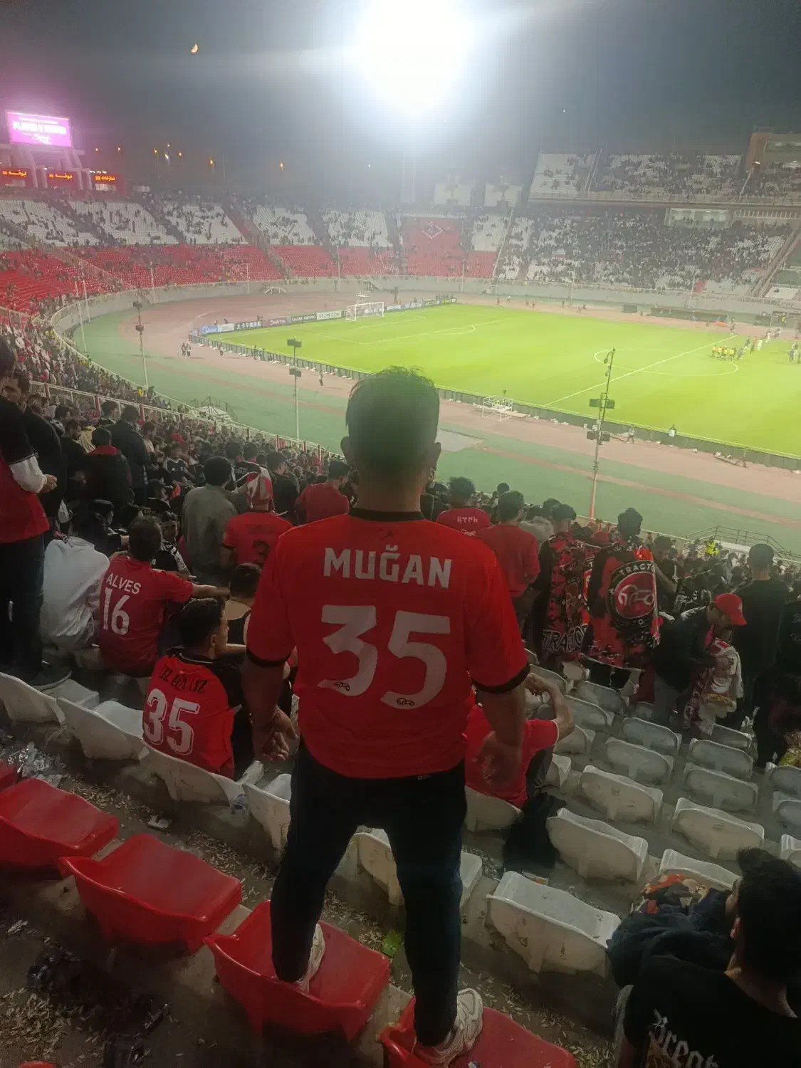 سه نفر جا داریم واسه رفتن ورزشگاه|بلیت مسابقهها و مکانهای ورزشی|پارسآباد, |دیوار