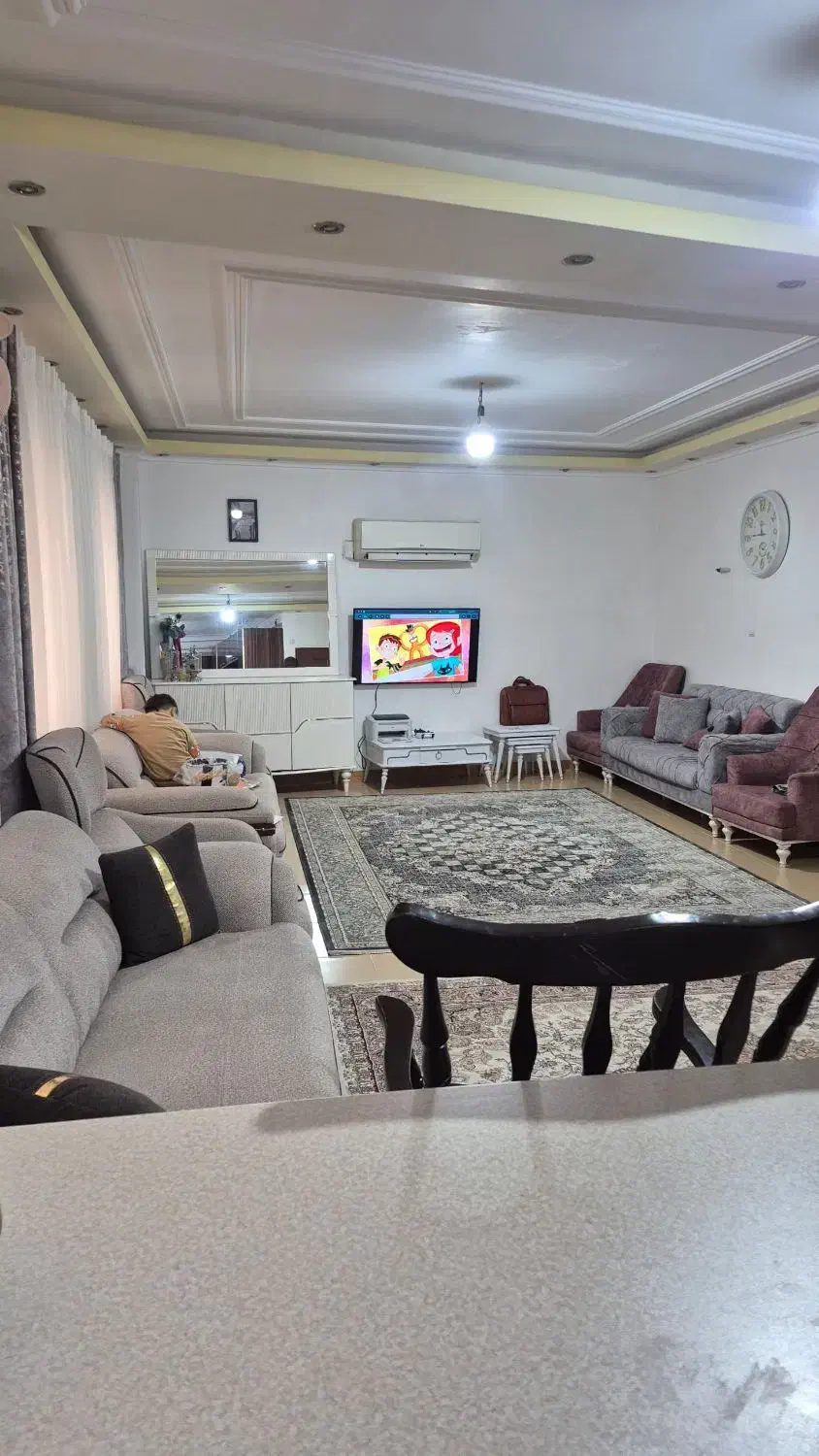 ۸۵متری طبقه اول ،پارکینگ،منظریه ،ولیعصر|اجارهٔ آپارتمان|رشت, منظریه|دیوار