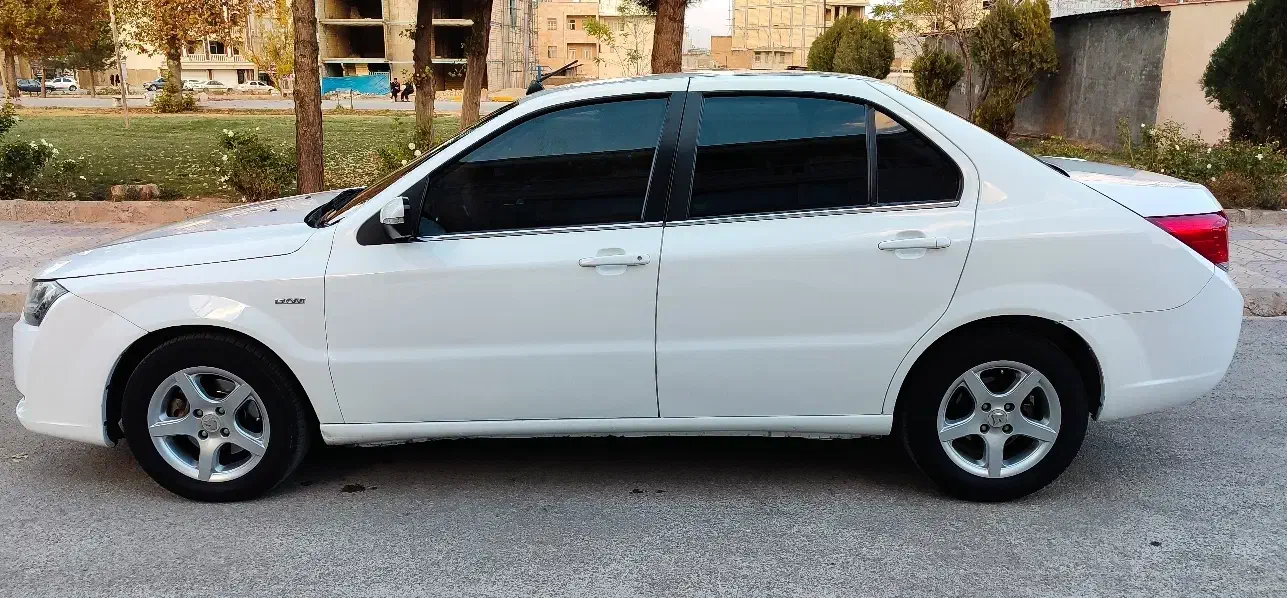 دنا سفید 94|خودرو سواری و وانت|دورود, |دیوار