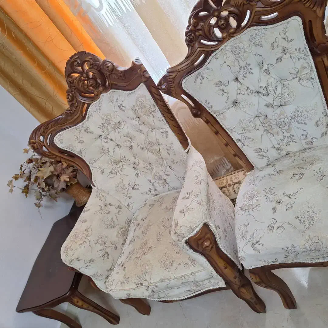 مبل ۴ نفره به همراه میز و شیشه قیمت فقط تاشنبه عصر|مبلمان خانگی و میز عسلی|کیش, |دیوار