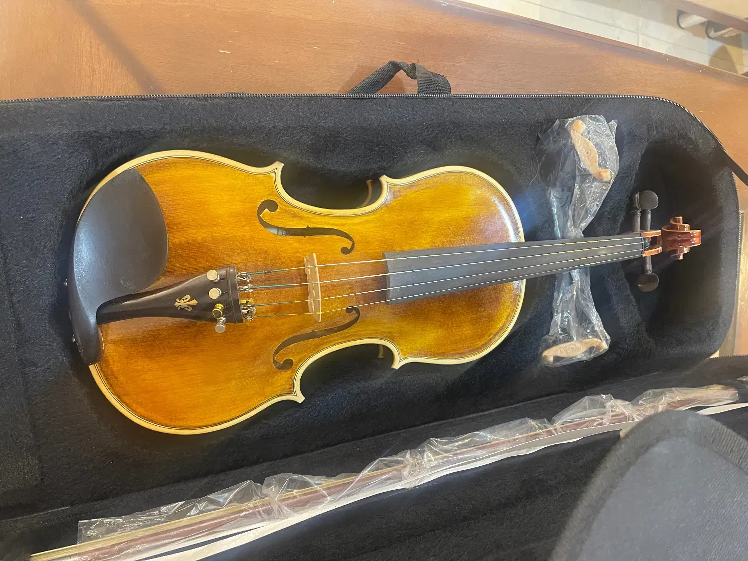 ویلن تمبک|سازهای سنتی|تهران, دربند|دیوار