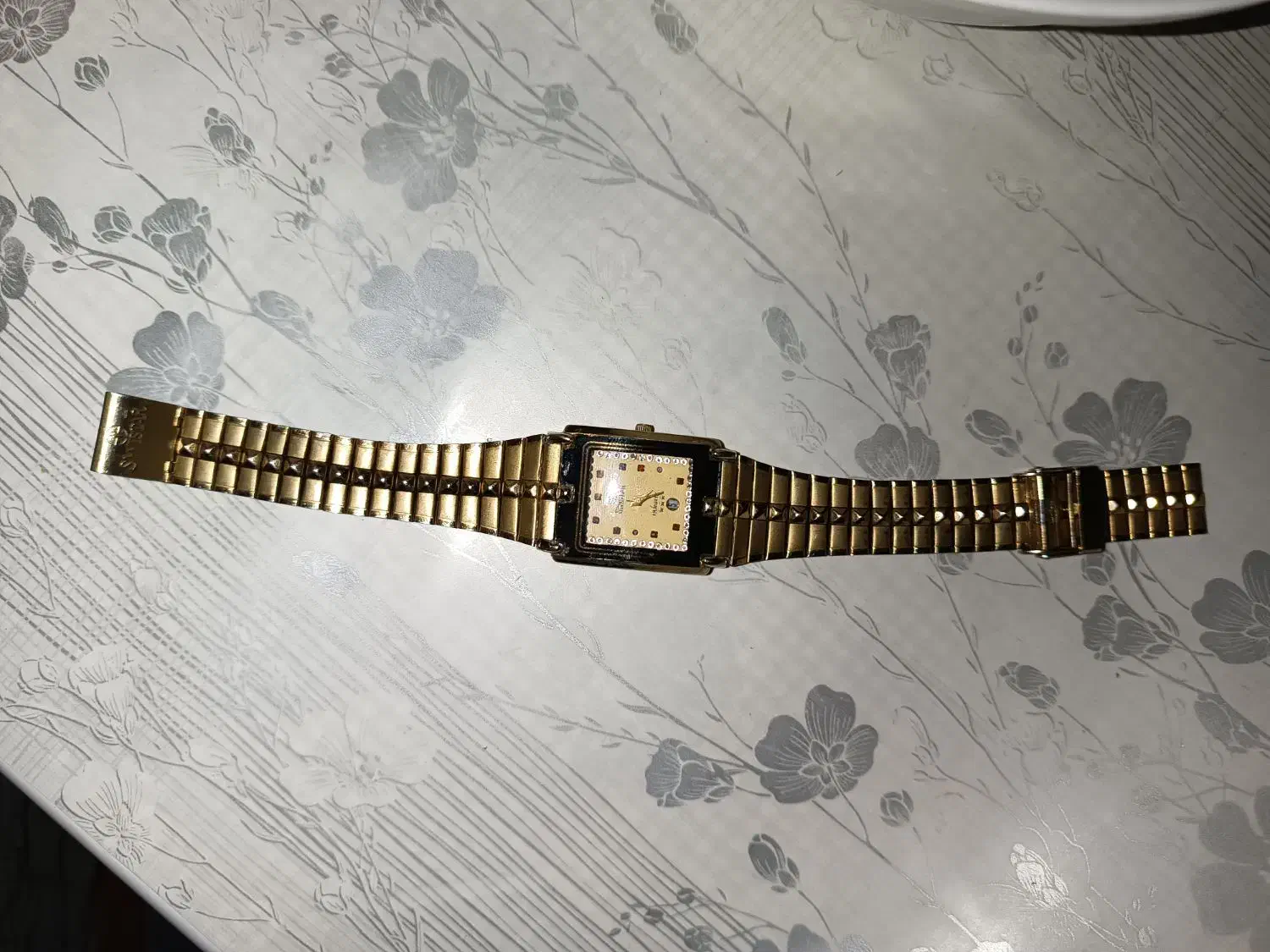 ساعت|ساعت|گنبد کاووس, |دیوار