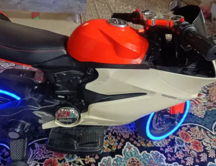 موتور سالم شارژی کودکانه|اسباببازی بچه|کاشان, فاز ۲ ناجی آباد|دیوار