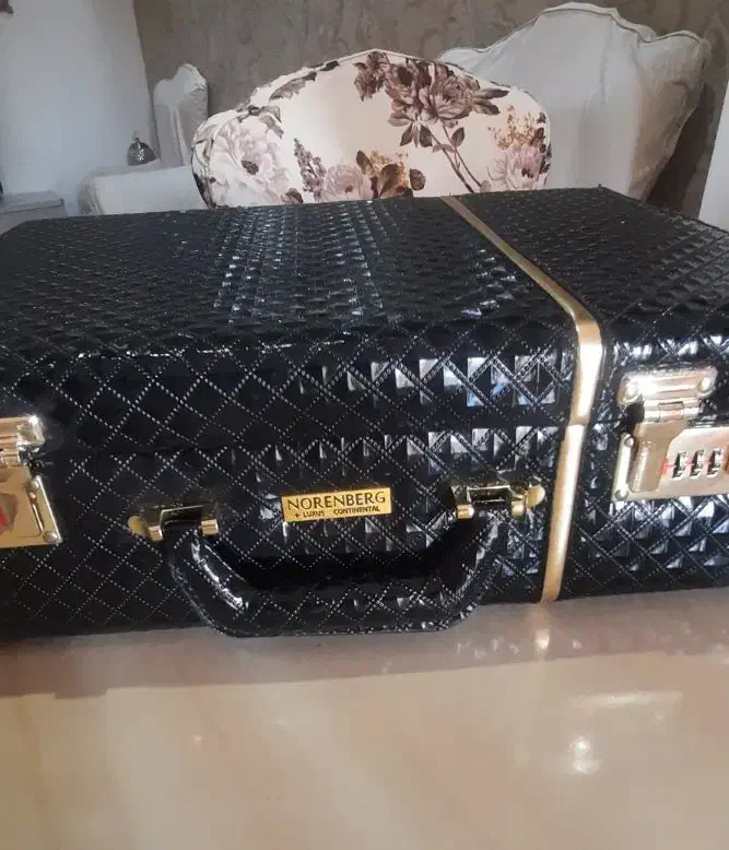 چمدان قاشق و چنگال نو چرم برند نورنبرگ|ظروف سرو و پذیرایی|تهران, سردارجنگل|دیوار