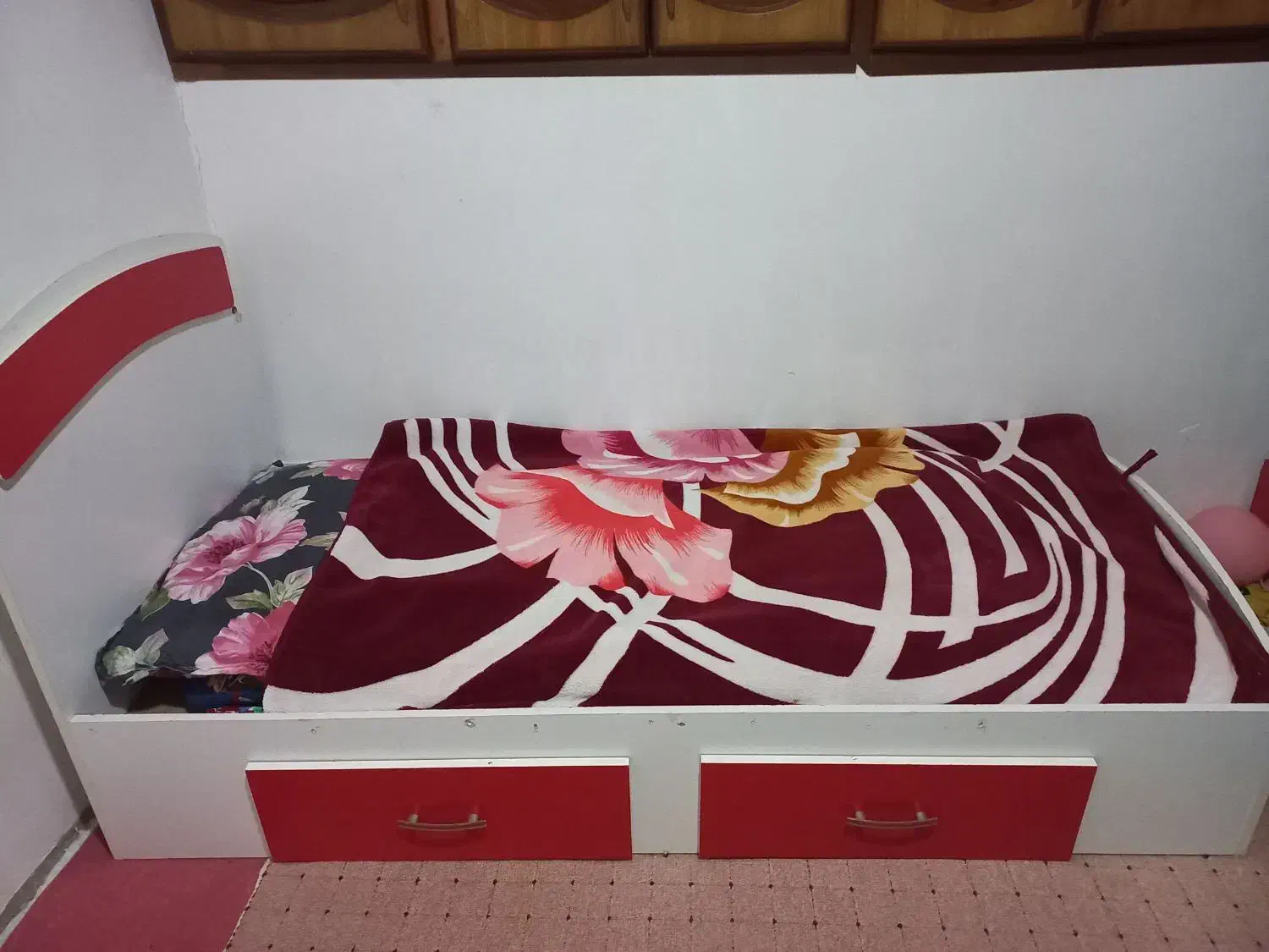 تخت تک نفره|تخت و سرویس خواب|نیر (اردبیل), |دیوار