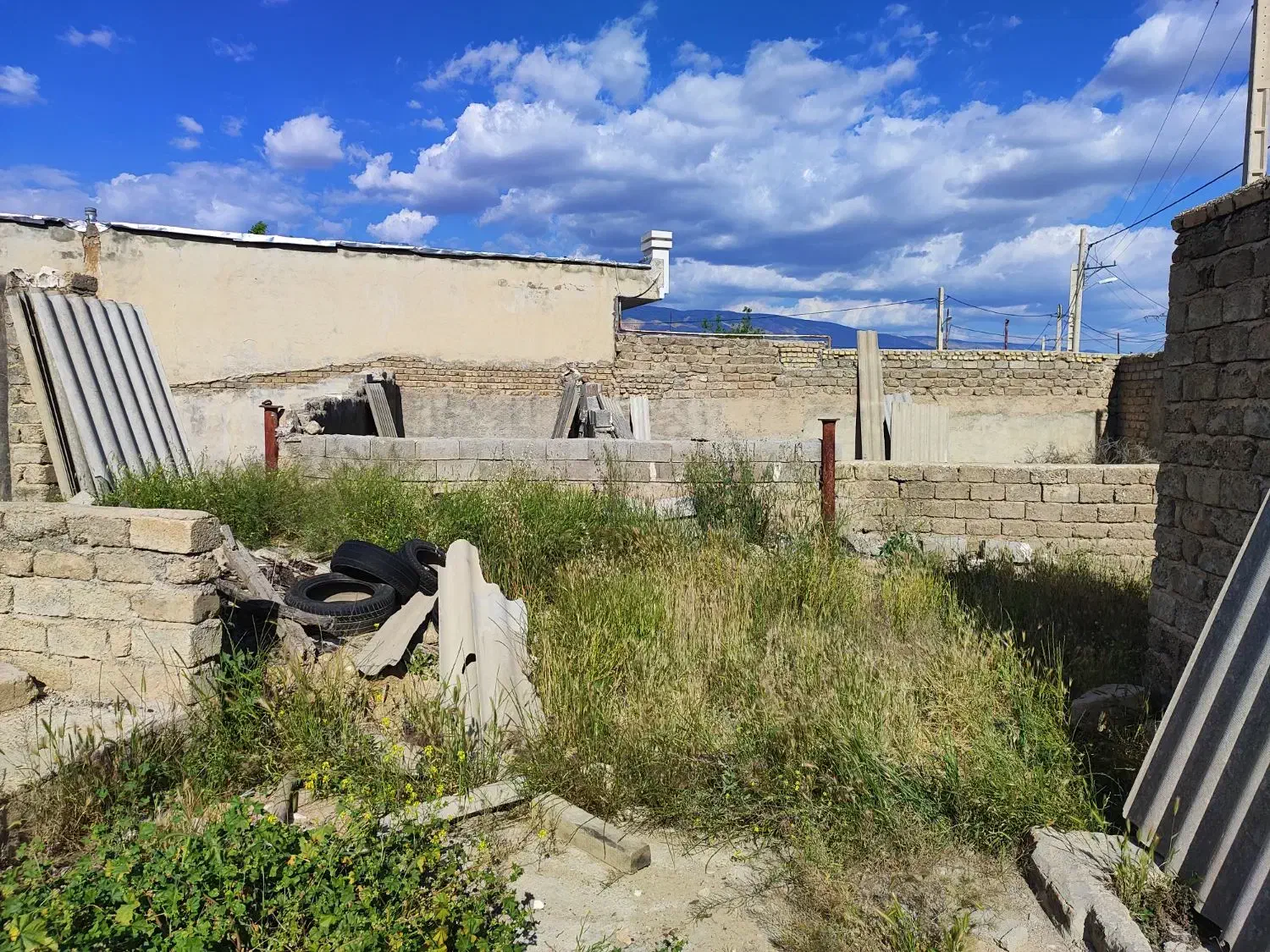 فروش منزل کلنگی غیرقابل سکونت|فروش زمین و ملک کلنگی|فیروزآباد (فارس), |دیوار