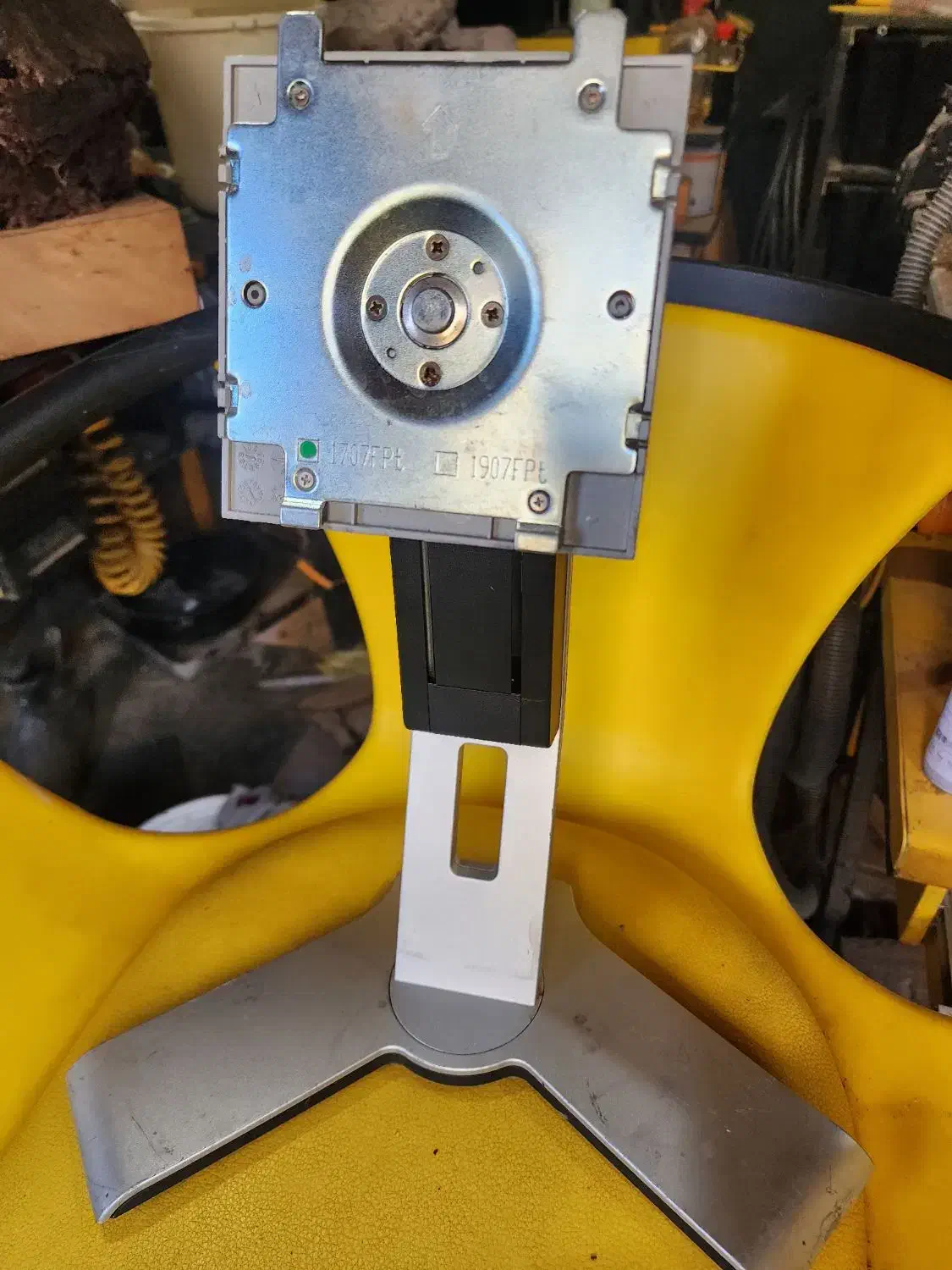 پایه کامپیوتر آسانسوری|قطعات و لوازم جانبی رایانه|رشت, بلوار گیلان|دیوار