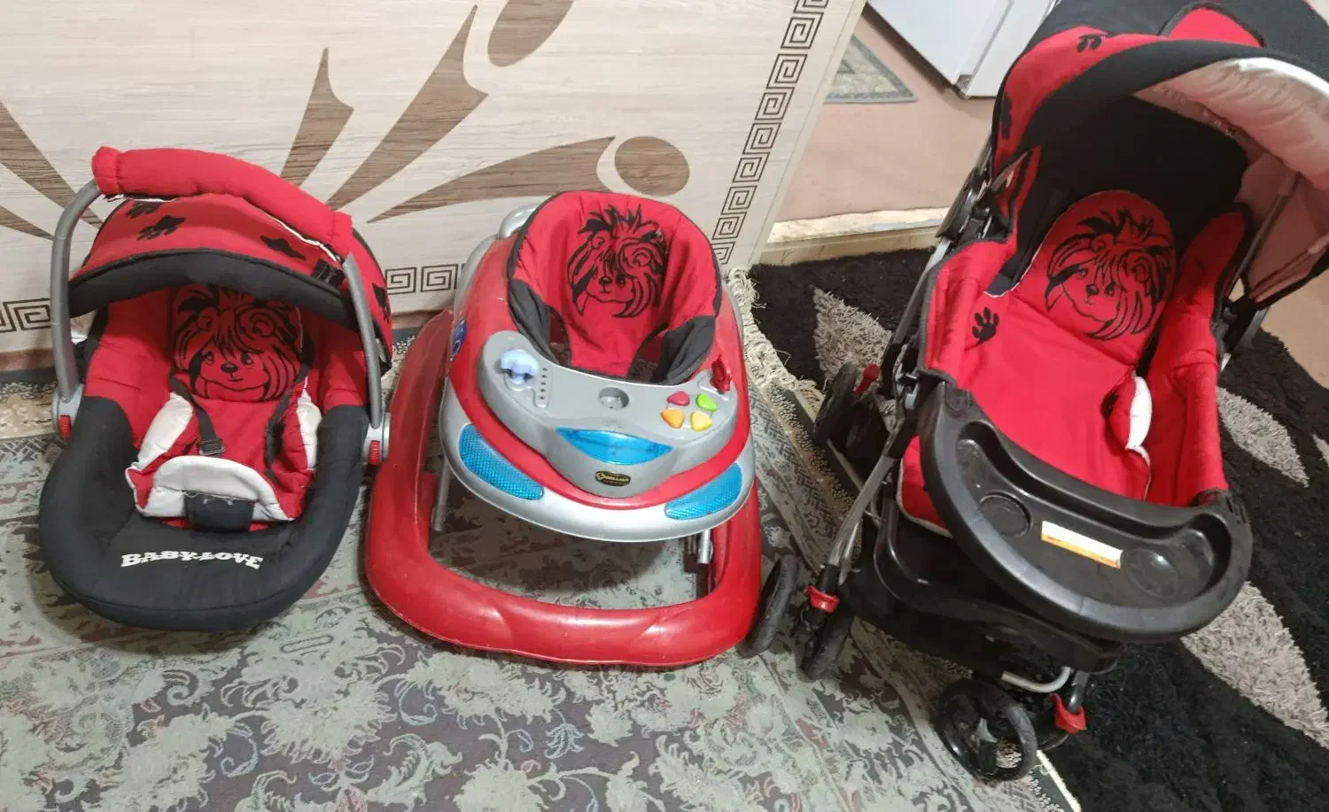 لوازم کودک|کالسکه و لوازم جانبی|فلاورجان, |دیوار