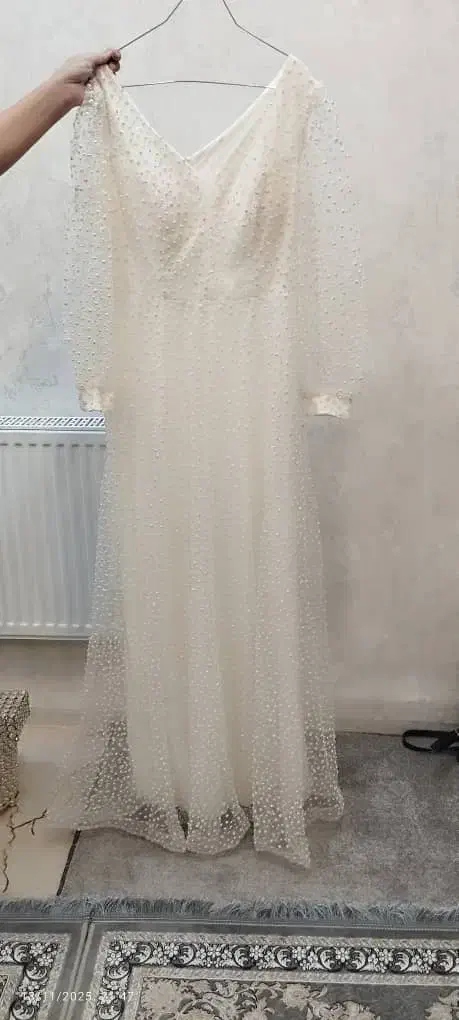 لباس مجلسی|لباس|ایوان, |دیوار