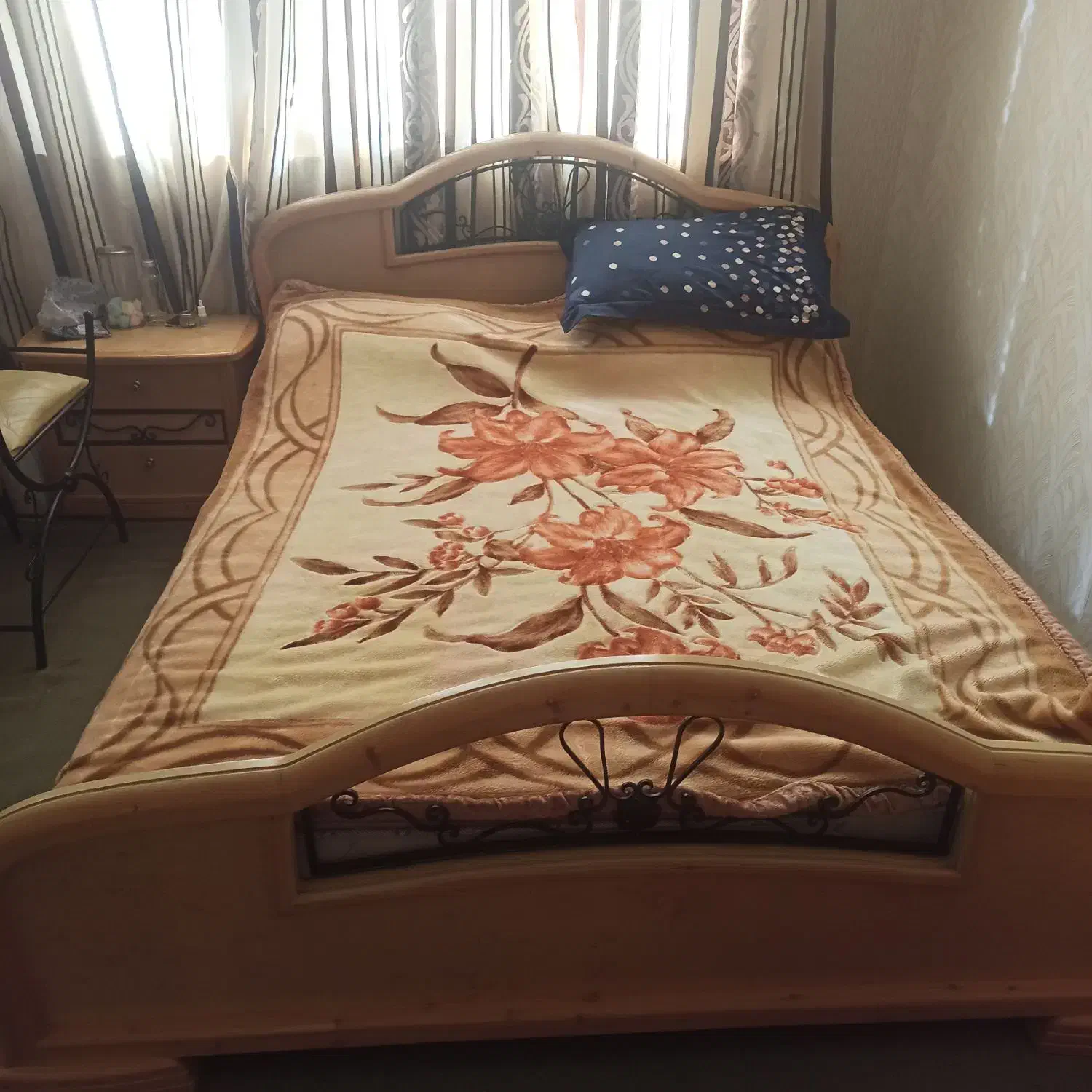 سرویس خواب دونفره چوب روس|تخت و سرویس خواب|اصفهان, سرچشمه|دیوار